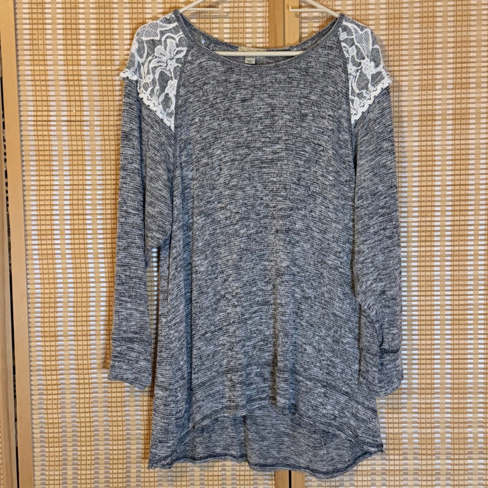 One World Women 2X Grey Space Dye Lace Shoulder High Low Knit Tunic Top Boho